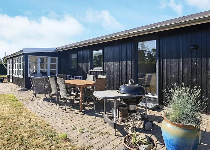 בית נופש Retreat In Eno Near The Fjord Karrebæksminde